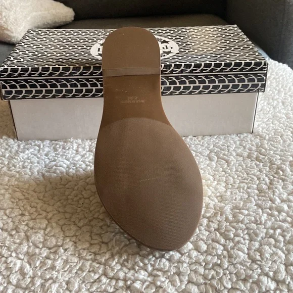 Womens size 8.5 gold driver club sandals - Picture 3 of 3